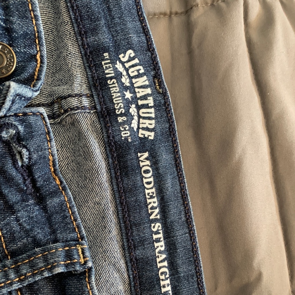 Women’s stretch jeans